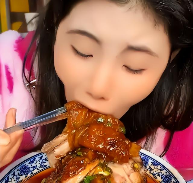 “女吃播三巨头”现状：脸像骷髅、摘除味觉神经，有人已立好遗嘱