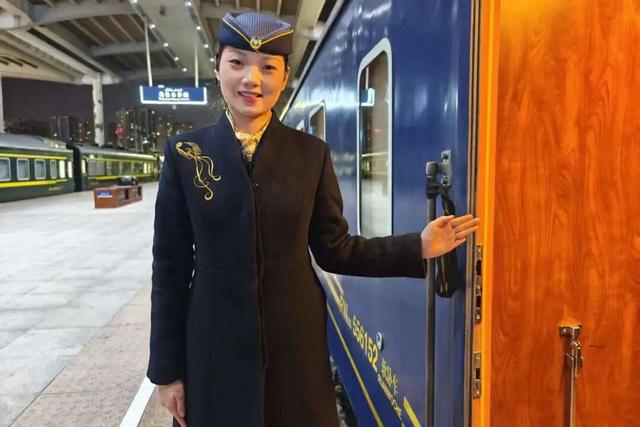 9天8晚、全列卧铺！Y932次列车发出！