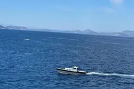 突发：希腊海岸警卫队与土耳其船只交火图片