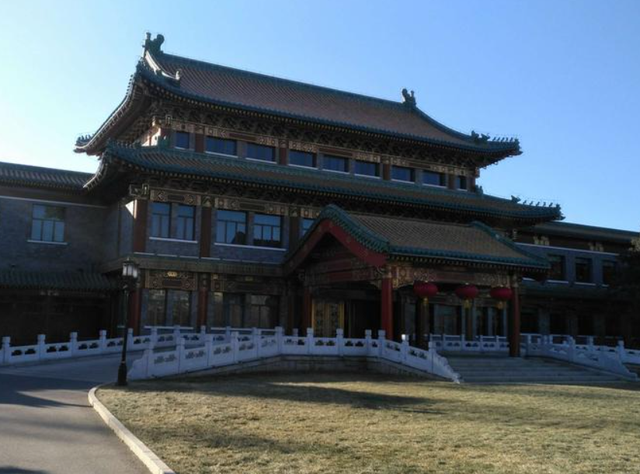 一文深度讲解人民大会堂和钓鱼台国宾馆：吃一顿国宴要多少