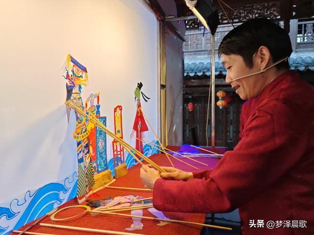 湖北：光影千年舞祥云 云梦皮影戏《哪吒闹海》唱响非遗新韵