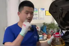 有网友将金龙鱼豆油注入自己车，车正常行驶，没有出现任何问题！图片