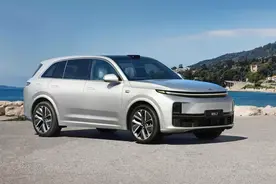 开惯了理想L7，再换领克08，终于明白了：一个研究人，一个研究车图片