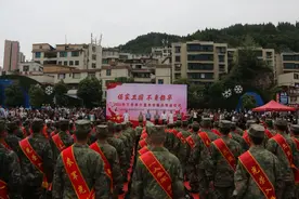 人生最美是军旅 青春最美在军营 2023年下半年六盘水新兵欢送仪式在六盘水火车站举行图片