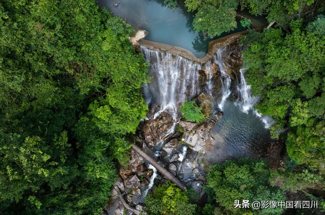 广东信宜：天马山引客来
