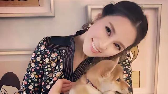 她14岁已是“人间尤物”， 被首富看中花10亿娶回家， 8年生了四胎