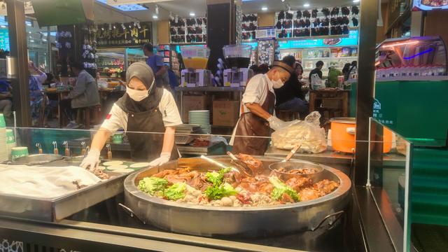 从美食贫乏且贵的拉萨到面食牛羊肉相对便宜的西宁了