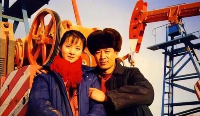 吃里扒外！定居美国13年，回国捞金惨遭“驱逐”，52岁活成了笑话