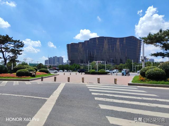 三线城市商丘市中心城区第一个也是唯一个五星级酒店信华建国酒店