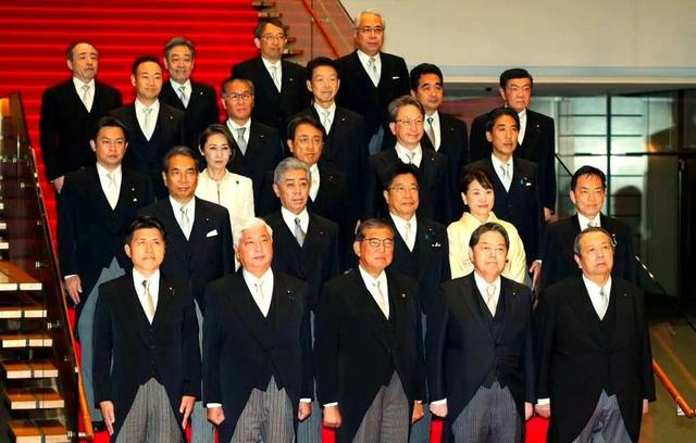 大选还没开始，日本迎来重大噩耗	，高市提辞职条件，离下台不远了