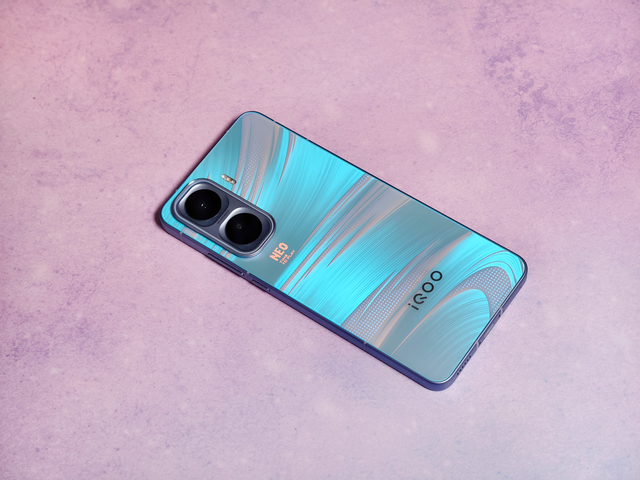 iQOO Neo11测评，一杯即满配，没有大杯我就是大杯
