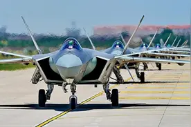 土媒猜测：中国300架歼20装备14个旅，美国90年空中优势被打破图片