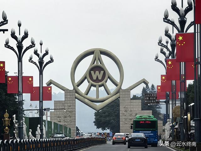 一个四A级景区的酒厂，最贵的酒要卖88万，咱买不起但免费喝得起