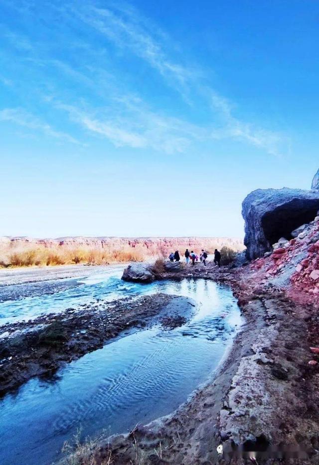 月薪8000留不住人，牧民靠万亩草场维生，新疆的上限下限超乎想象