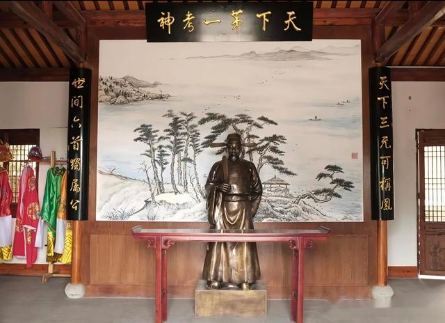 这座长江南岸的佛光之城，藏着安徽最能打的山水