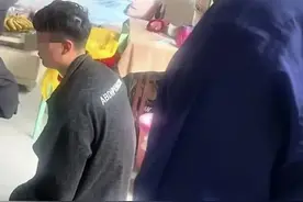 男孩看车被掐脖后续：司机登门致歉求原谅，父亲不和解 要其蹲监狱图片