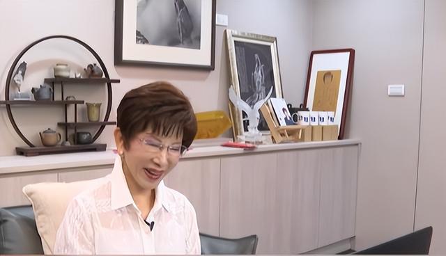 高市死不认错！洪秀柱怒怼，小日本别太嚣张，惹火大陆打你没悬念