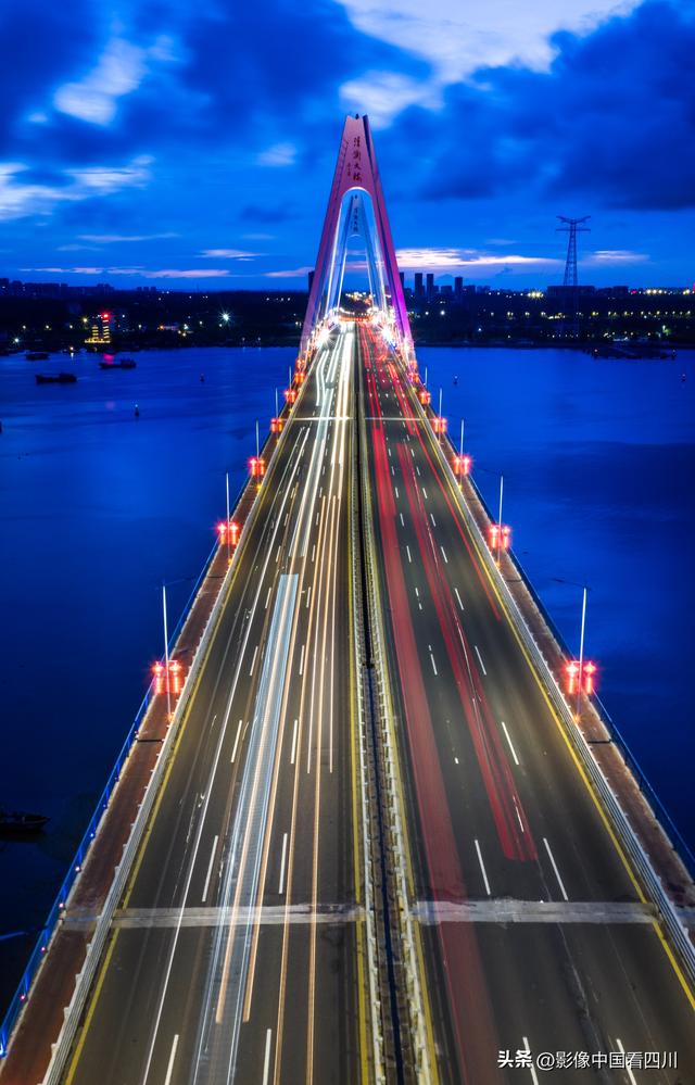 海南文昌：清澜大桥夜景迷人