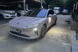 开了八年奥迪A4L，如今换成蔚来ET5，终于明白了油车和电车的差距图片