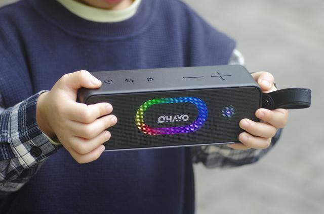 叫板千元旗舰？雷登S11蓝牙音箱音质与灯效皆向旗舰看齐