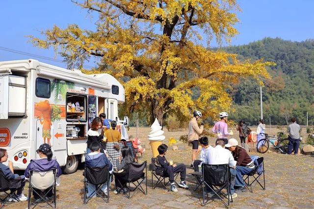 人人人车车车！富阳一地迎来大客流，太赚了！