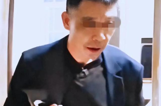 母亲被儿子暴打后续：久住老人家中，女儿监控立功，曝更多内幕