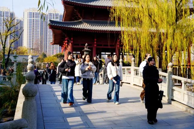 “千年古都诗意长安”活动走进兴庆宫