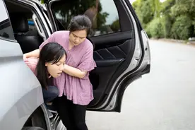 为什么你一上车就晕？天生不晕车的人是怎么一回事？图片