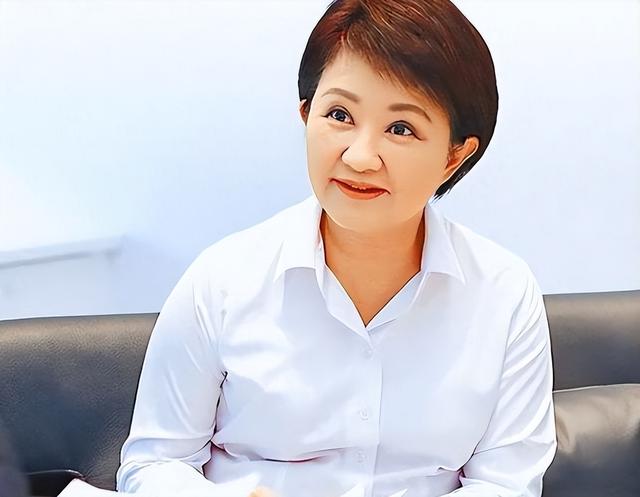 郑丽文向大陆交底：不管内部怎么乱，国民党反“独”促统绝不动摇