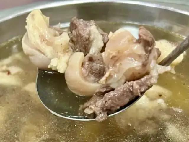 去了一趟广西河池旅游，吃到了8个特色美食，尤其第五个，最爱！