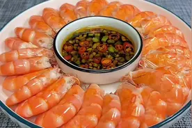 水煮虾，用冷水还是开水？原来一直错了，难怪虾又老又柴，腥味重图片