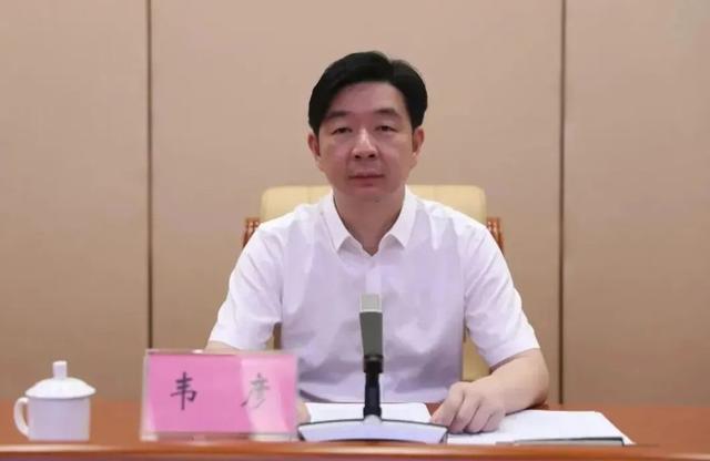 广西梧州市委原秘书长韦彦被决定逮捕