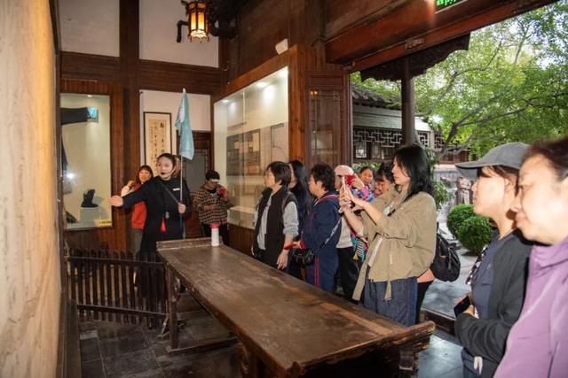 大连旅游界同行集结！赴台儿庄古城考察，共拓“银发游”新市场