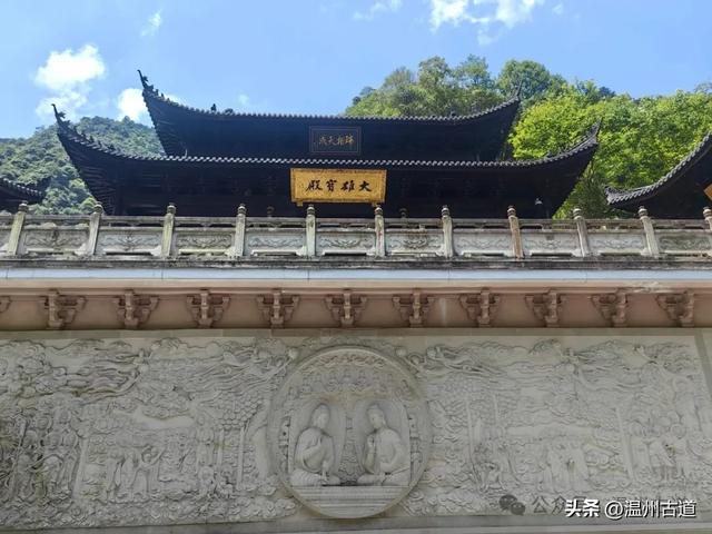 实在没想到,浙江竟然也有一座千佛山,春日里被誉为江南小九寨