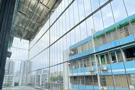 越来越多人安装隐形防盗窗！学学这户人家的做法，好看还安全图片