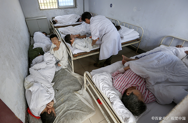 亲戚旅游想住我女儿家，我一口回绝，下一秒，女婿接我到家中养老