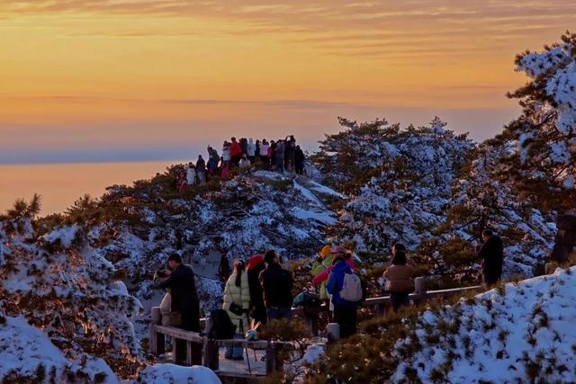速约！黄山今明两天雾凇+雪景概率拉满，转发给想一起看雪的人~ | 皖美冬日 | 第十五届安徽国际文化旅游节