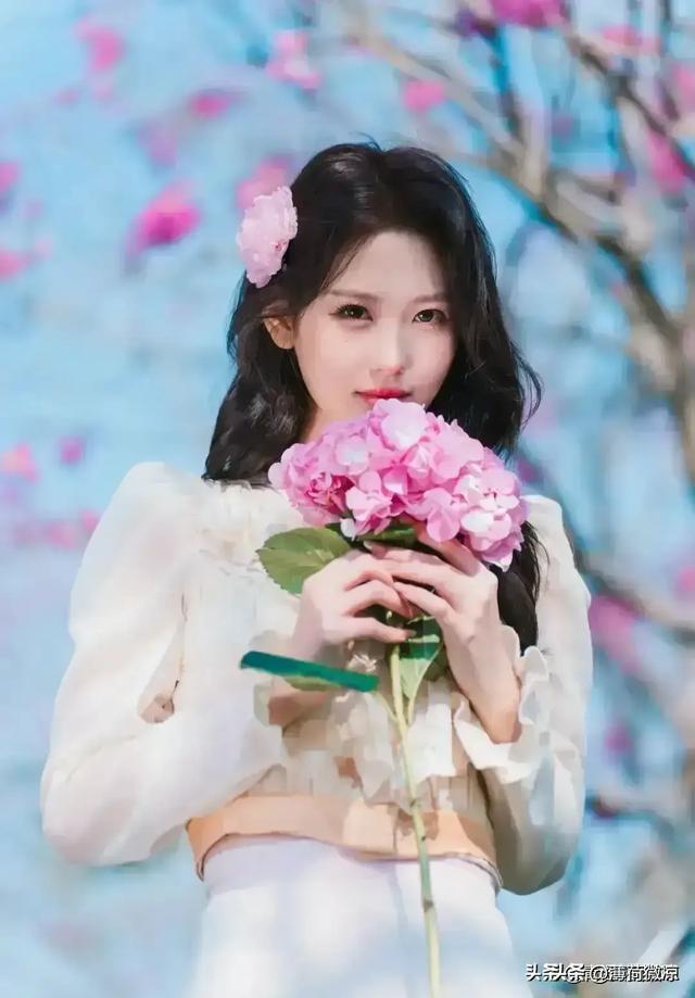 江苏徐州一佳人好漂亮， 身高167cm，体重45kg 美的让人移不开眼