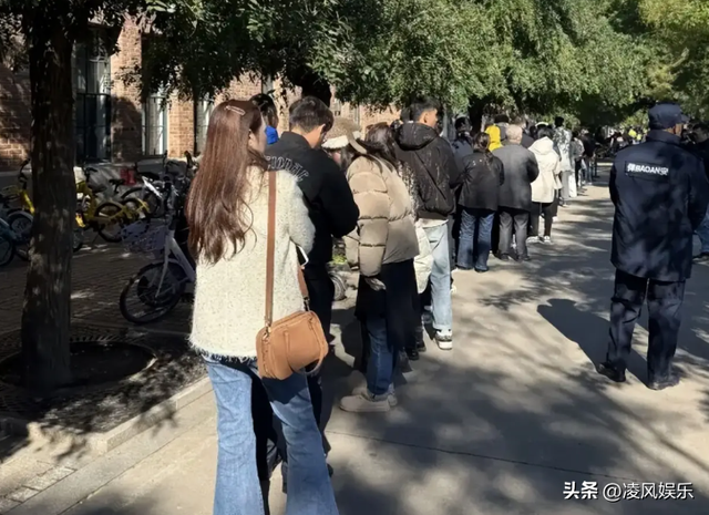 杨振宁的第一任妻子，18岁的杜致礼有多美？这张照片给出答案！