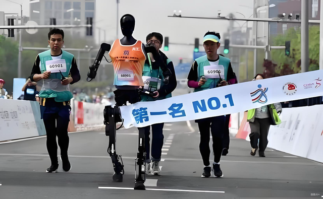 当机器人学会扭秧歌，我们离“人形”伙伴还有多远？