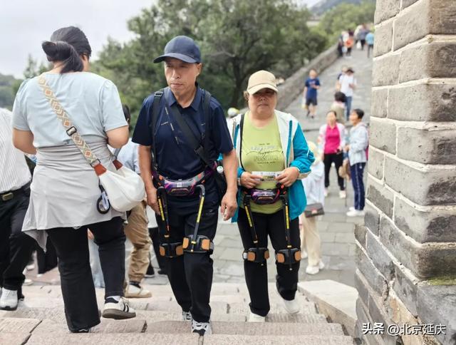外骨骼助力残疾人朋友圆梦延庆“好汉之旅”