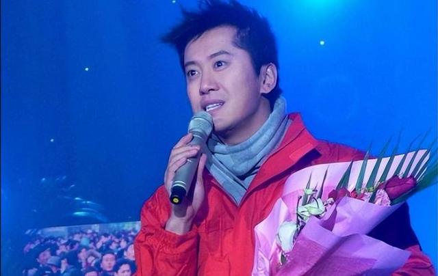 他8次上春晚，作死被捕入狱，今54岁无人问津，老搭档也断了联系