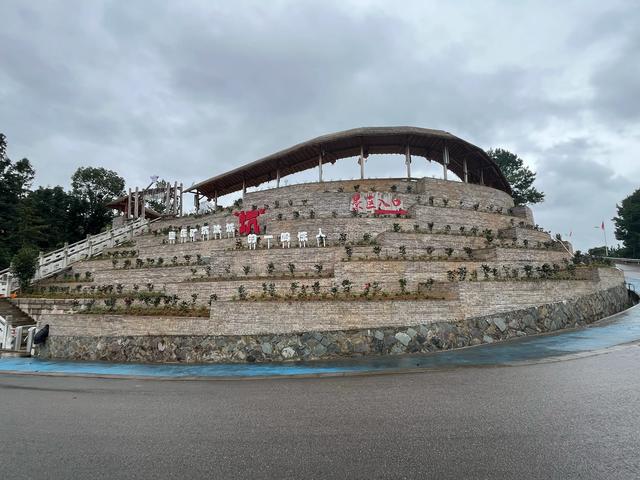 退休夫妻自驾温州泰顺之仕水古镇、胡氏大院、廊桥文化园