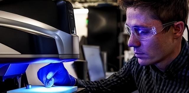 美国不担心稀土卡脖子了？一个华裔科学家，帮他们搞了无稀土磁铁