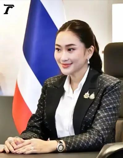 这一仗彻底把泰国打醒，卡了中国四年的军购，佩通坦内阁终于点头