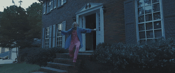 票房破19亿！漫威退下来3位演员，联手拍R级片，给老东家上了一课