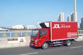 酒水分拣破损率降低80%！京东物流智能分拣全新升级，保障第12年春节也送货图片