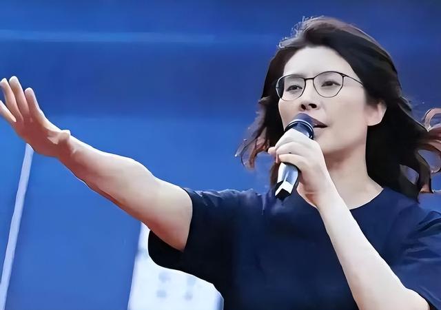 见完美方后，郑丽文送两岸一句话，岛内民调变天，大陆要拔7钉子