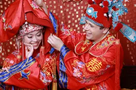我，让法国帅哥一见钟情，认识1个月闪婚，婆媳矛盾差点把他整疯图片