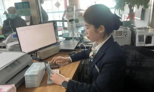 别卷“快牛”了！银行人做“慢牛”，反而能走更远